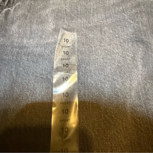 American Eagle Mom Jean Distressed Knee Size 10 Short - Picture 4 of 7